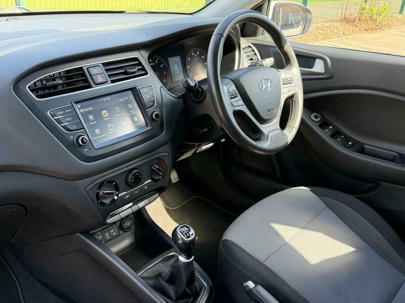 Hyundai I20 1.2 Se Launch Edition AU69SXT White #6