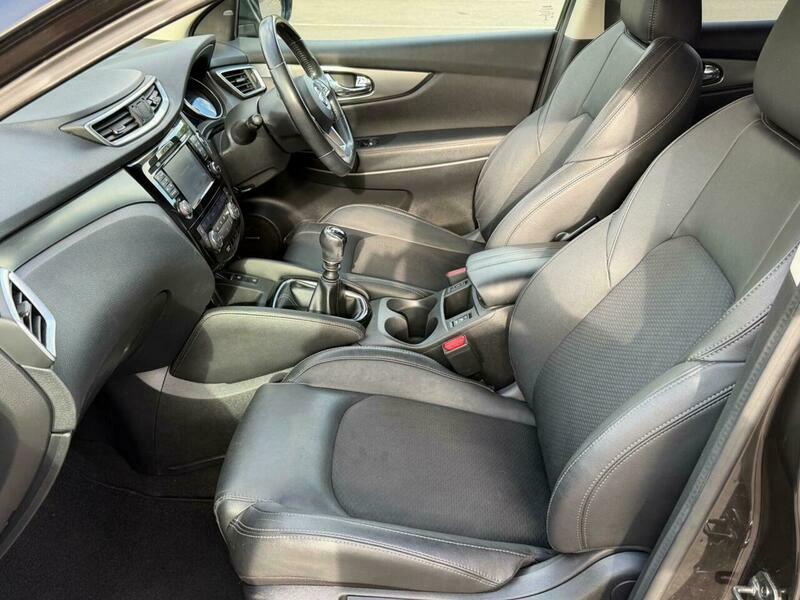 Nissan Qashqai 1.2 Dig-t Tekna Euro LP67WOU Black #5