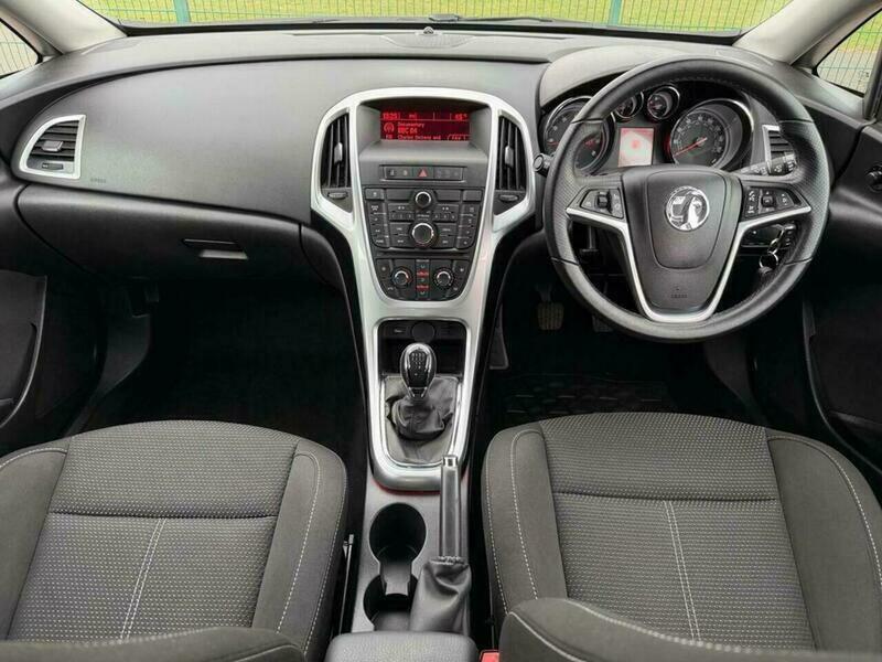 Vauxhall Astra 1.6I Sri Euro 6 DY15UUB Black #4