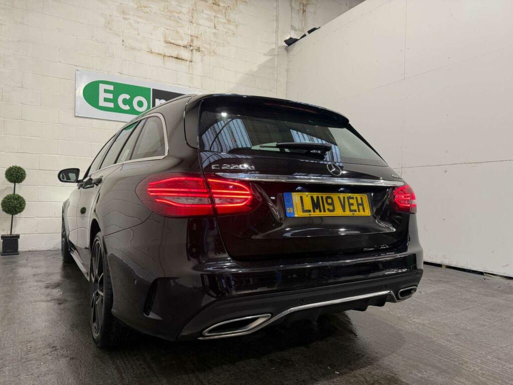 Mercedes-Benz C Class 2.0 C220d Amg Line Premium G-tronic 4Matic Euro LM19VEH Black #4