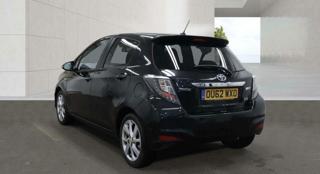 Toyota Yaris 1.5 Vvt-h T Spirit Cvt Euro 5 OU62WXO Black #5