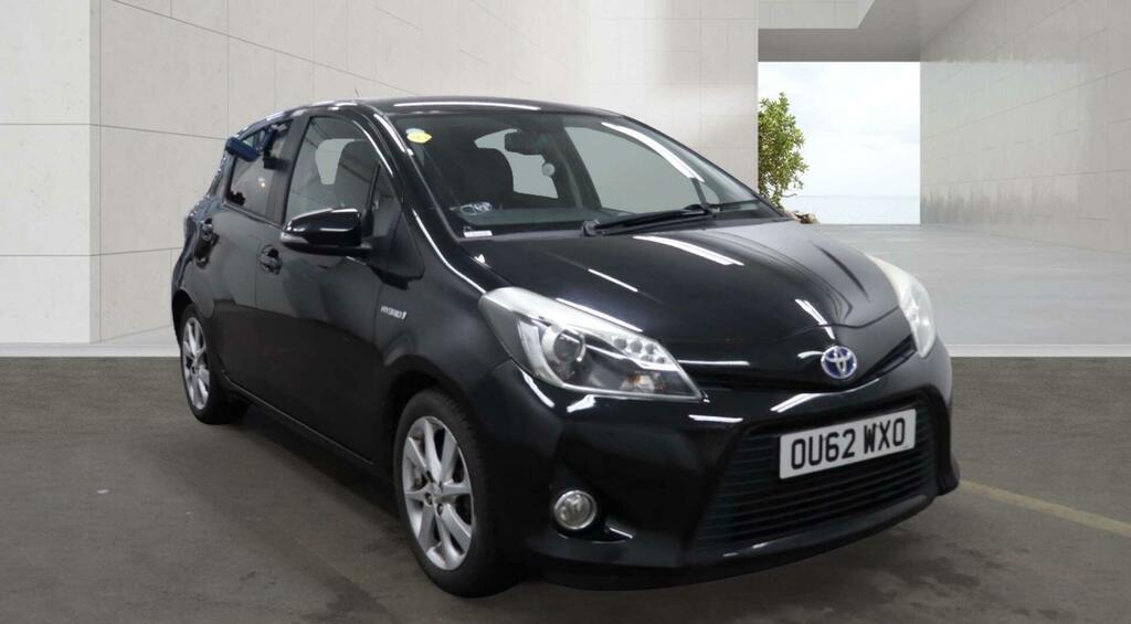 Toyota Yaris 1.5 Vvt-h T Spirit Cvt Euro 5 Black