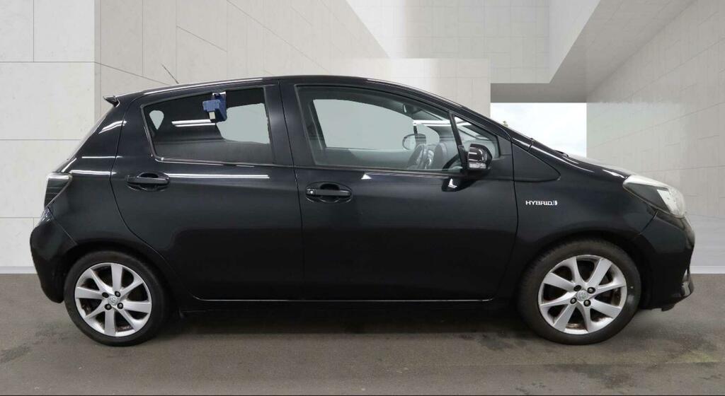 Toyota Yaris 1.5 Vvt-h T Spirit Cvt Euro 5 OU62WXO Black #3