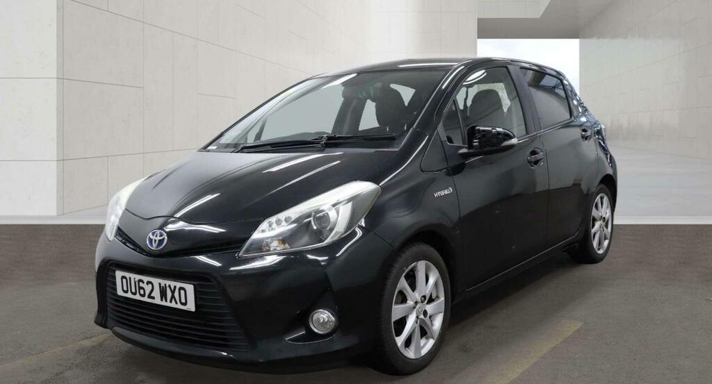 Toyota Yaris 1.5 Vvt-h T Spirit Cvt Euro 5 OU62WXO Black #2