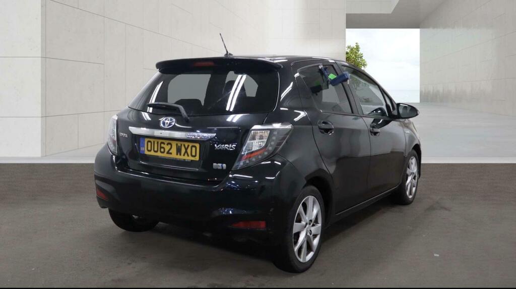 Toyota Yaris 1.5 Vvt-h T Spirit Cvt Euro 5 OU62WXO Black #4