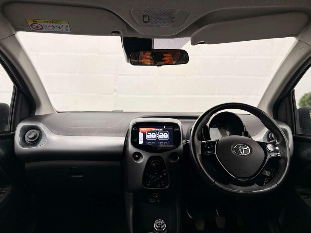 Toyota Aygo 1.0 Vvt-i X-play Euro 6 Safety Sense MK70GFO Grey #2