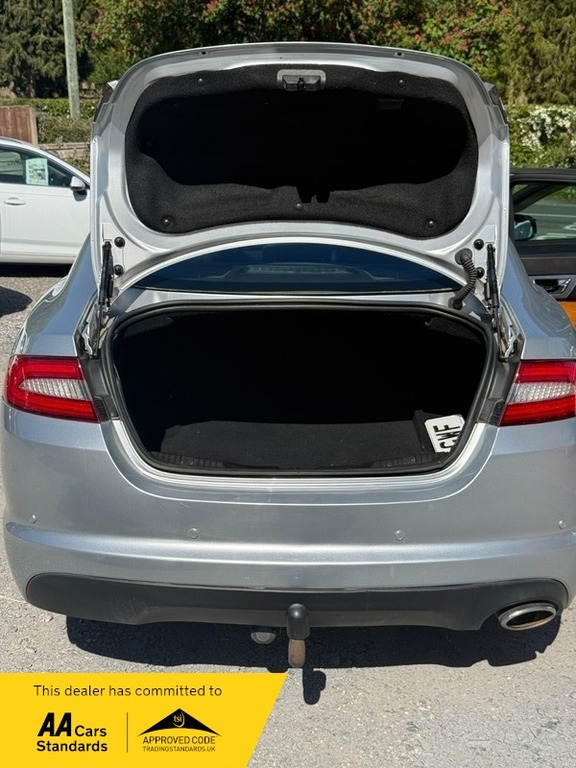 Jaguar XF D Se Business- Reverse YN63ZZC Silver #4