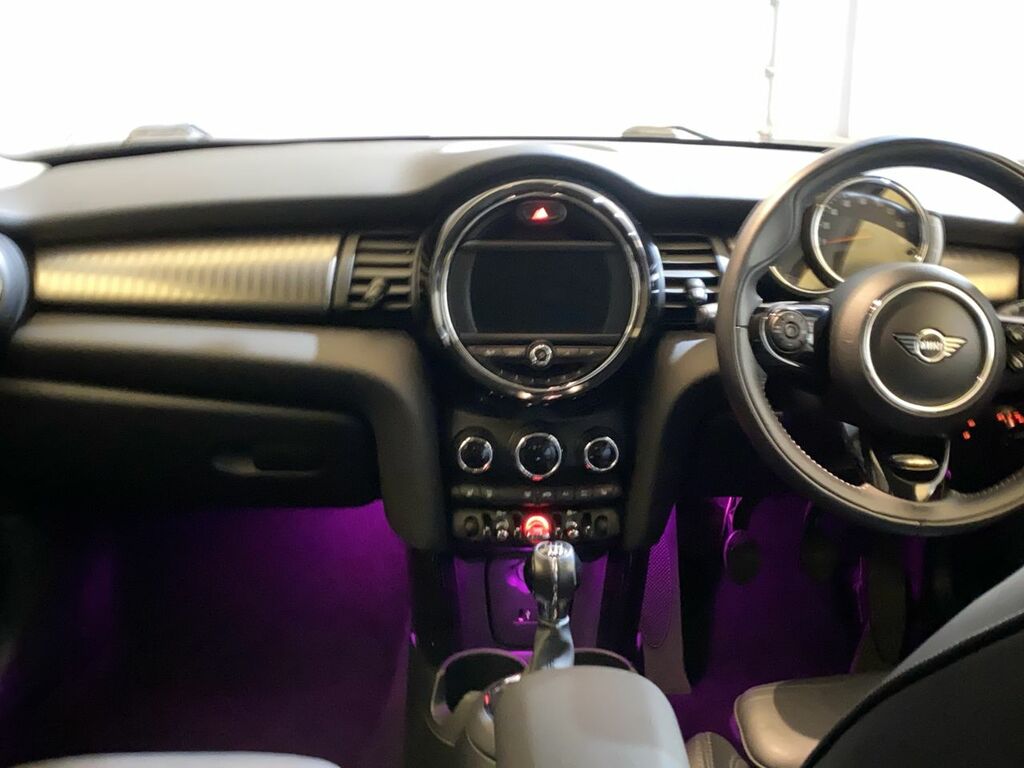 Mini Hatch 1.5T 136 Bhp Cooper Exclusive Nav Nq EA19NEF  #3