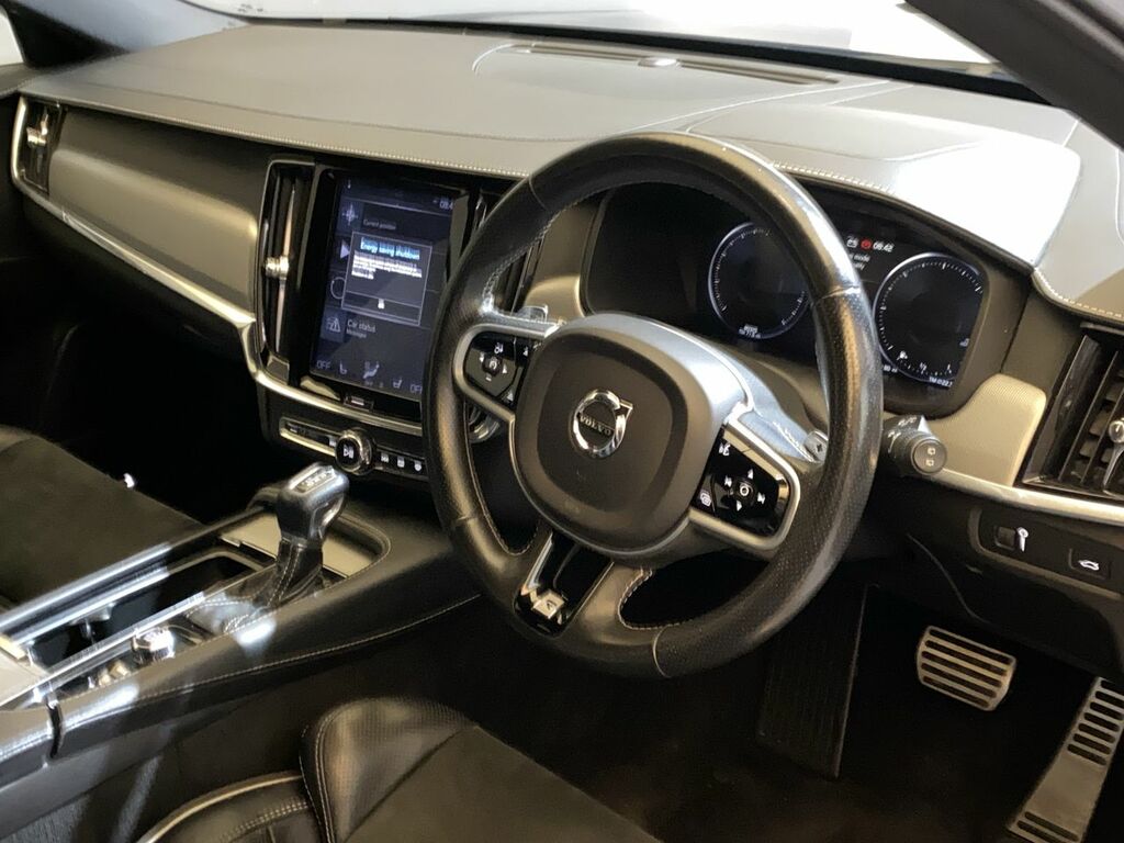 Volvo V90 V90 2.0 D4 190 Bhp R-design Nq AF69SFZ #2