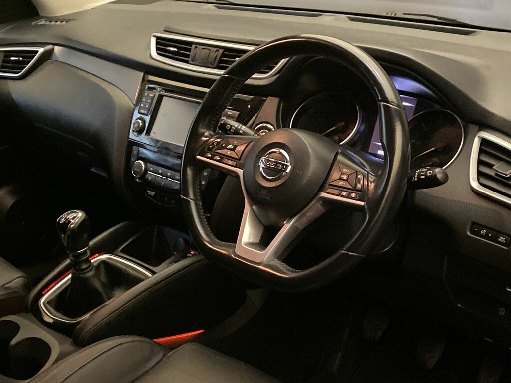 Nissan Qashqai 1.5 Dci 110 Bhp Tekna Nq BP18CWT Red #4