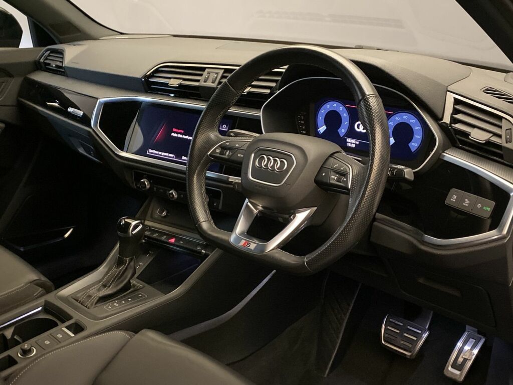 Audi Q3 Tfsi S Line Black Edition Mhev EY21XBK #4