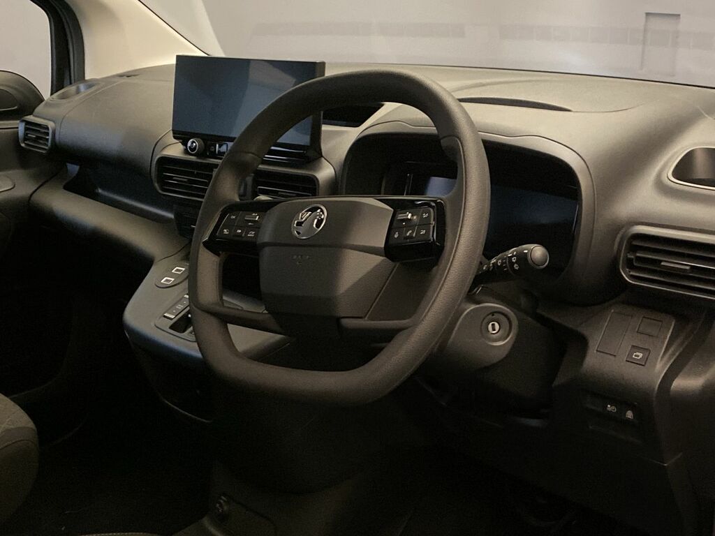 Vauxhall Combo-e Life 52Kwh 136Ps Design XL Nq DC75SZJ #4