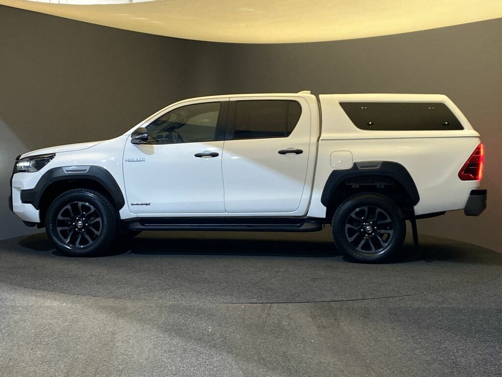 Toyota HILUX 2.8 D-4d 204 Bhp Invincible X 4Wd Double Cab Vq YP23DJE #3