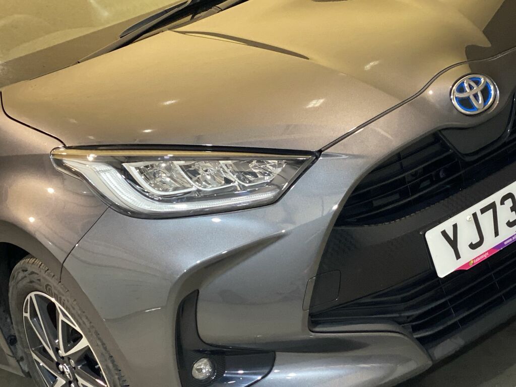 Toyota Yaris 1.5 Vvt-h 116 Bhp Design E-cvt Nq YJ73KJT #2