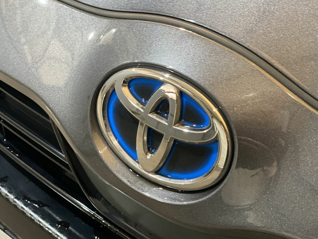 Toyota Yaris 1.5 Vvt-h 116 Bhp Design E-cvt Nq YJ73KJT #4