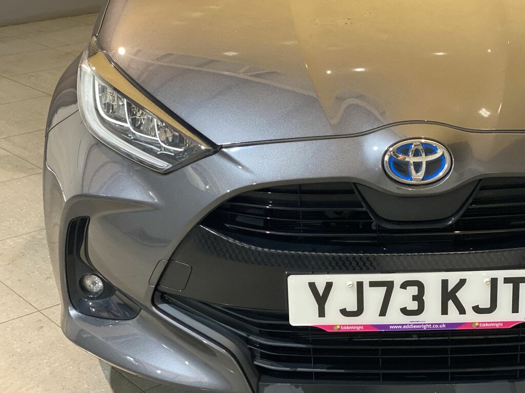 Toyota Yaris 1.5 Vvt-h 116 Bhp Design E-cvt Nq YJ73KJT #3