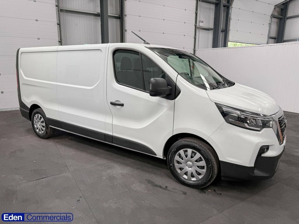 Nissan Primastar 2L Acenta White