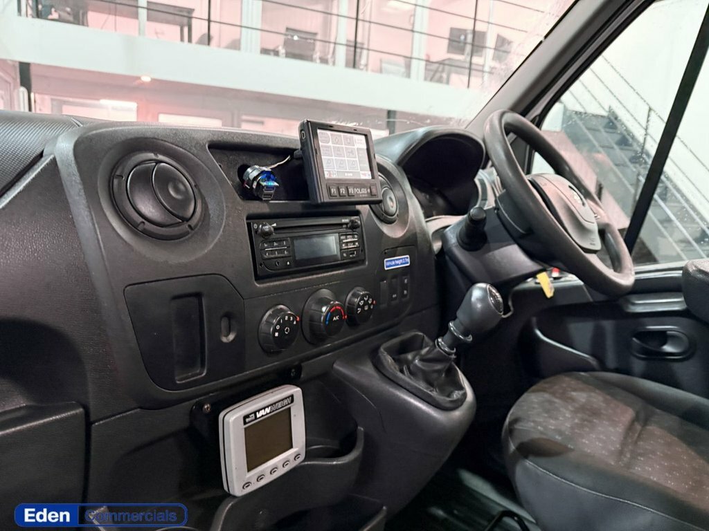 Vauxhall Movano Mpv BN19WVF White #3