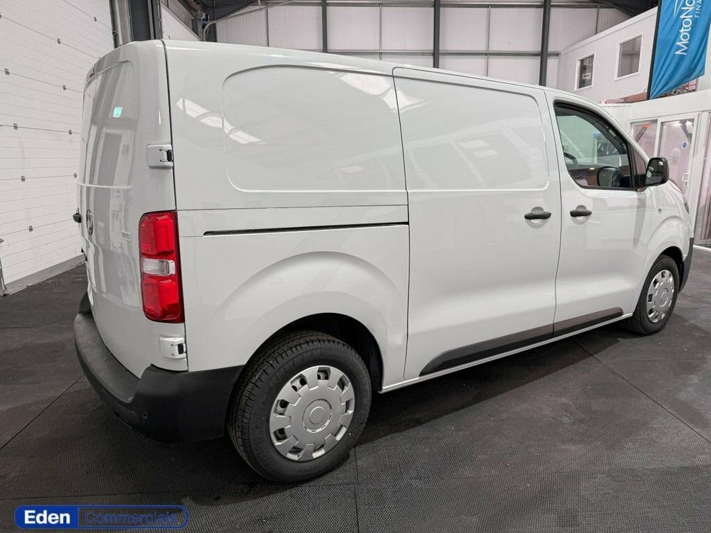 Vauxhall Vivaro 1.5L Prime 6Dr DP24SBO White #3