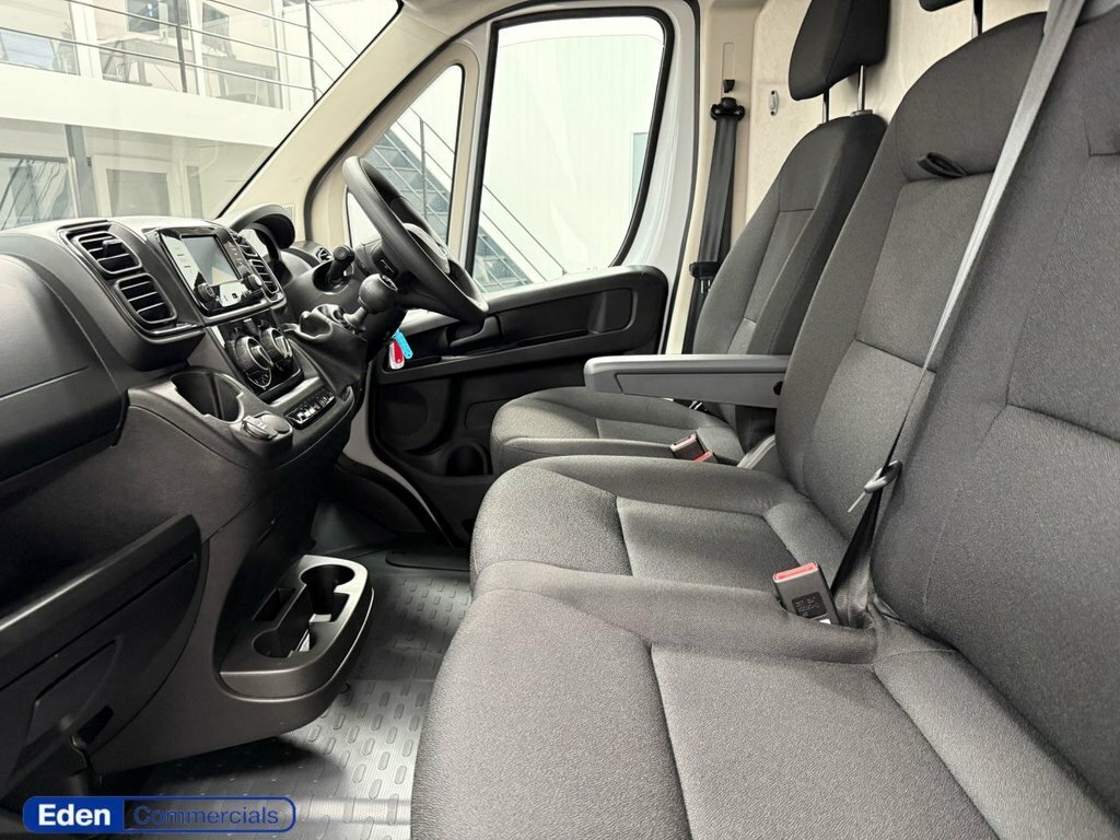 Peugeot Boxer 2L Professional White #4