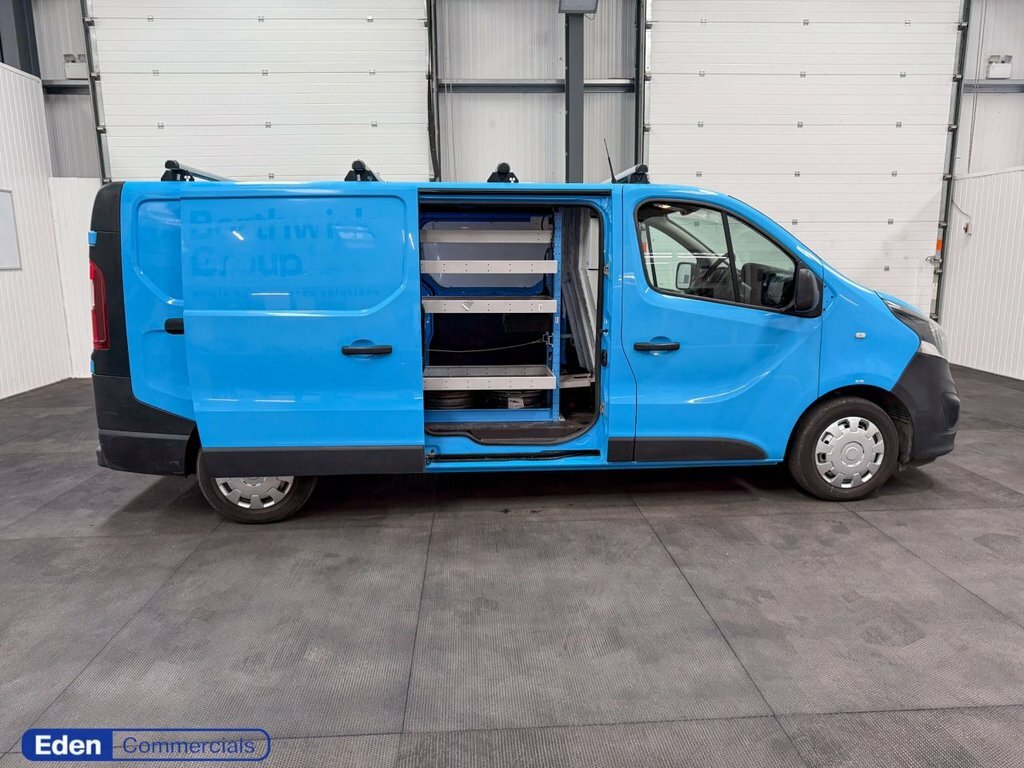 Vauxhall Vivaro Mpv FA16PCZ White #4