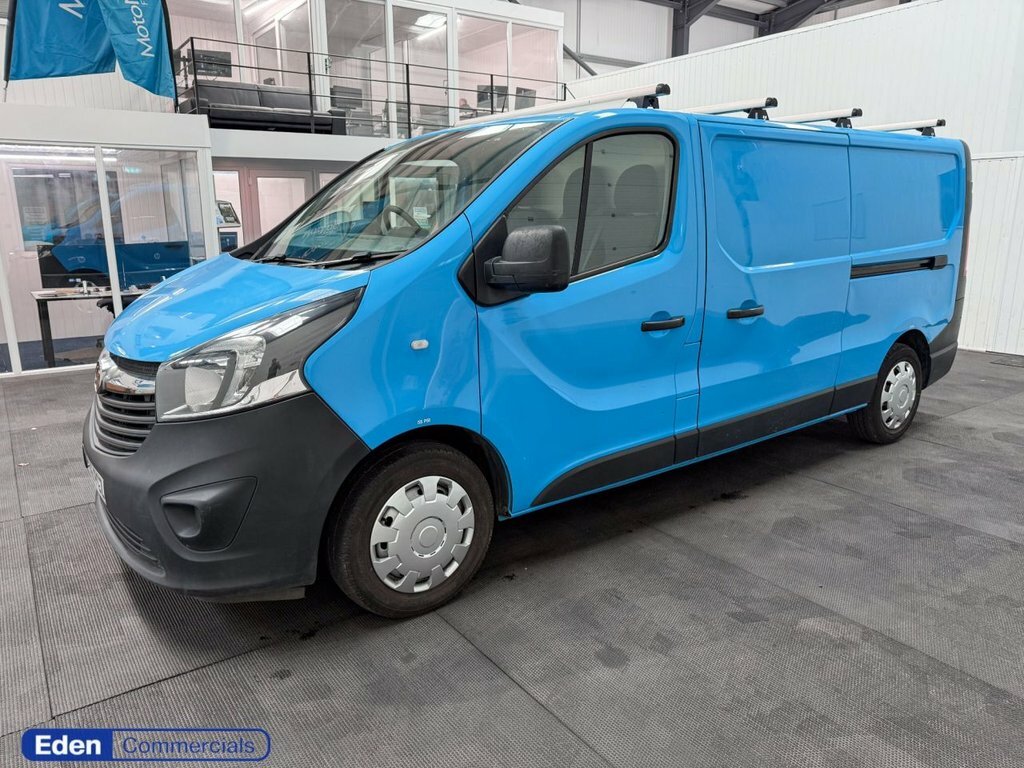 Vauxhall Vivaro Mpv FA16PCZ White #2