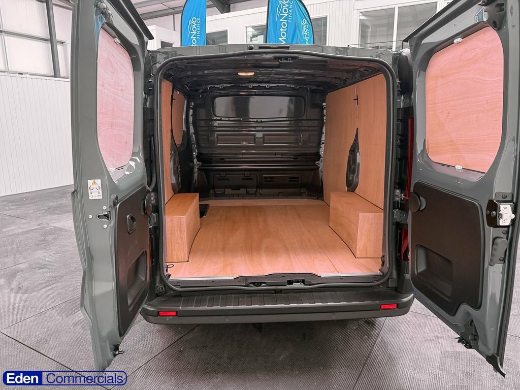 Nissan Primastar 2L Acenta Grey #4