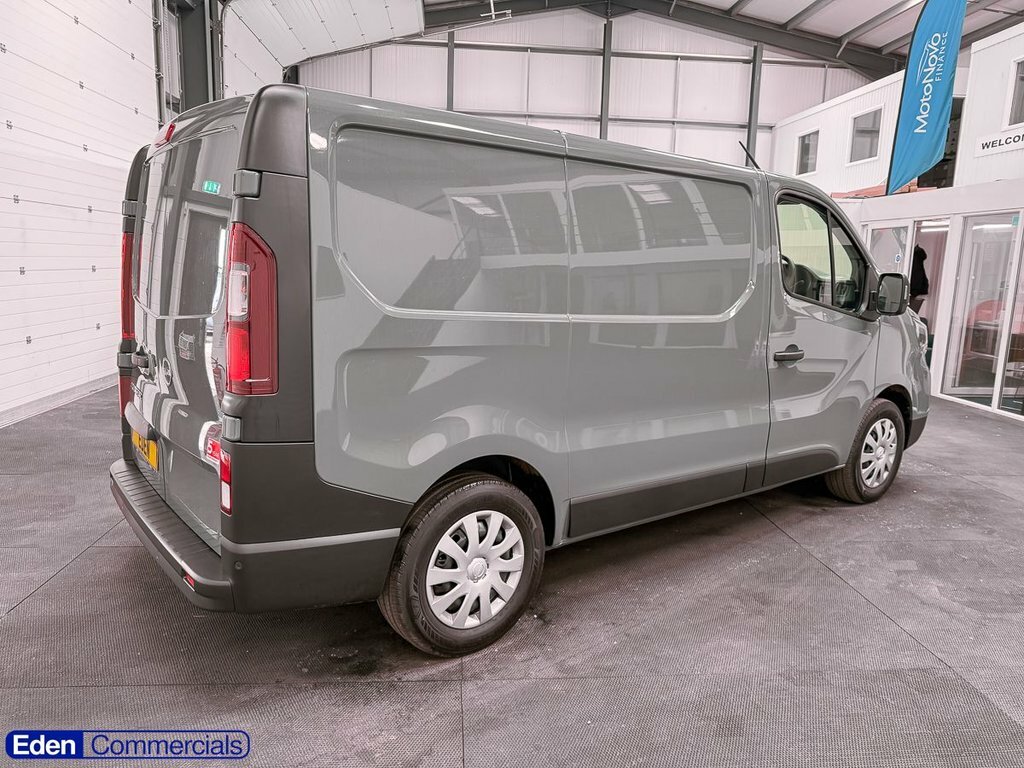 Nissan Primastar 2L Acenta Grey #5