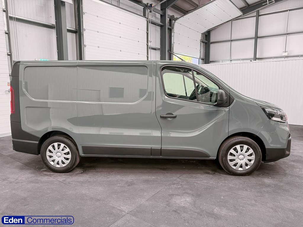 Nissan Primastar 2L Acenta Grey #2