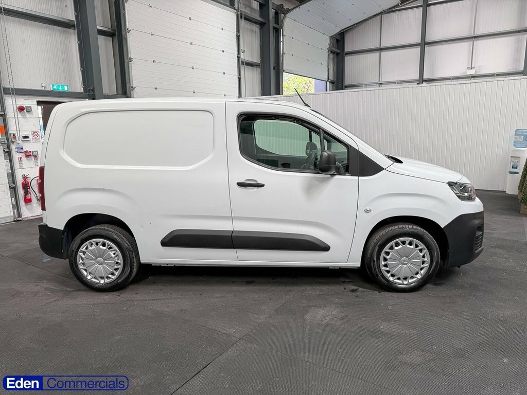 Citroen Berlingo 1.5L Enterprise Edition M YE23MZN White #2