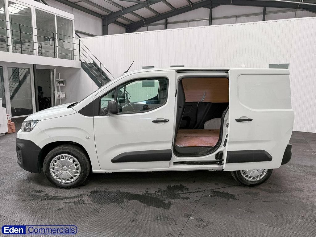 Citroen Berlingo 1.5L Enterprise Edition M YE23MZN White #4
