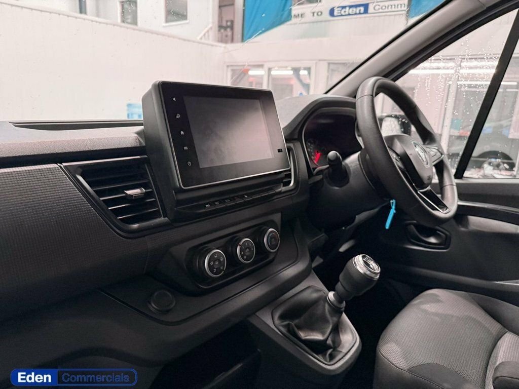 Renault Trafic 2L Advance FD23SXZ White #4