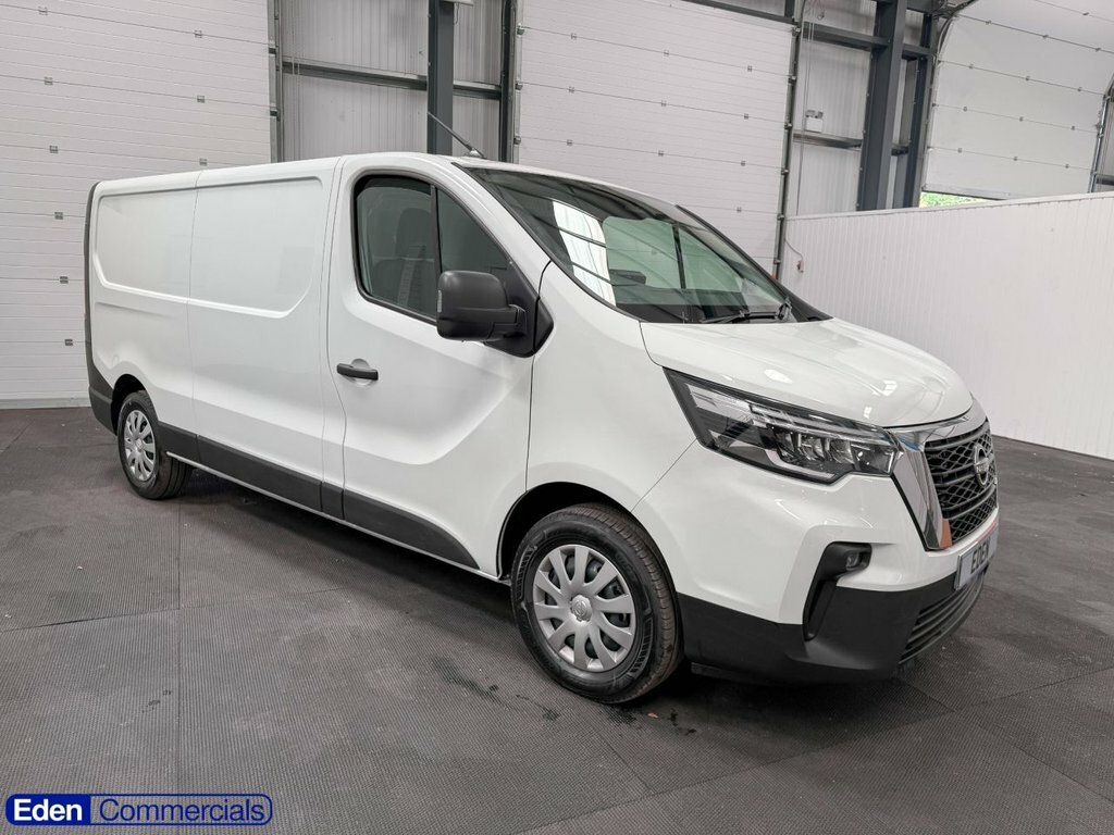 Nissan Primastar 2L Acenta White