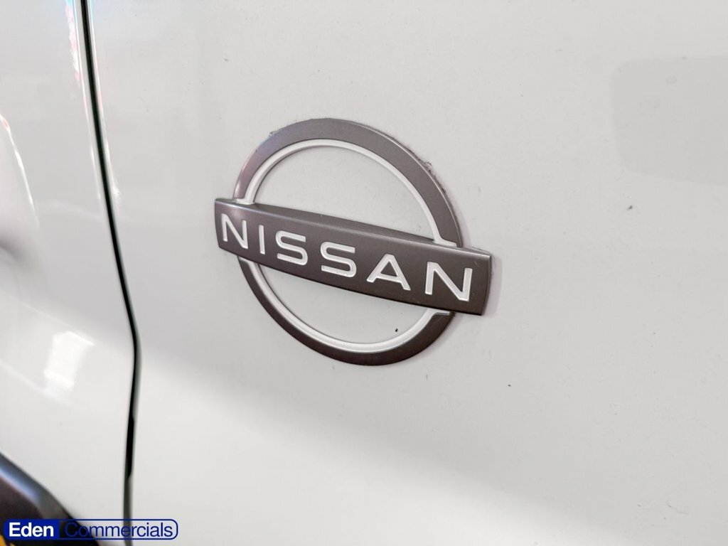 Nissan Primastar 2L Acenta White #5