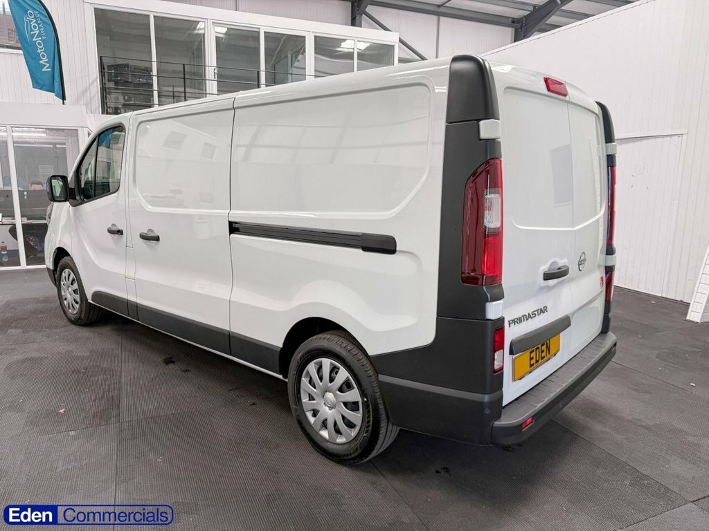 Nissan Primastar 2L Acenta White #6