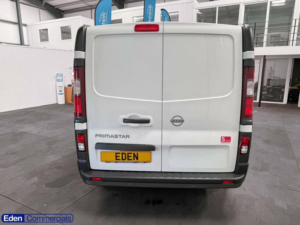 Nissan Primastar 2L Acenta White #4