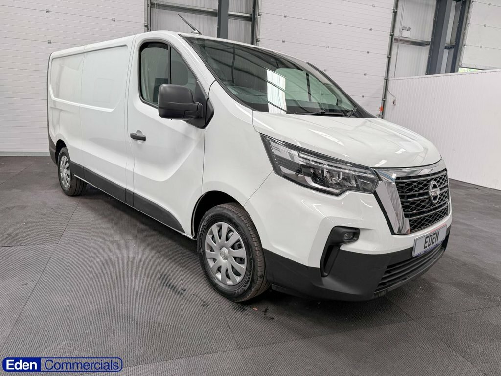 Nissan Primastar 2L Acenta White