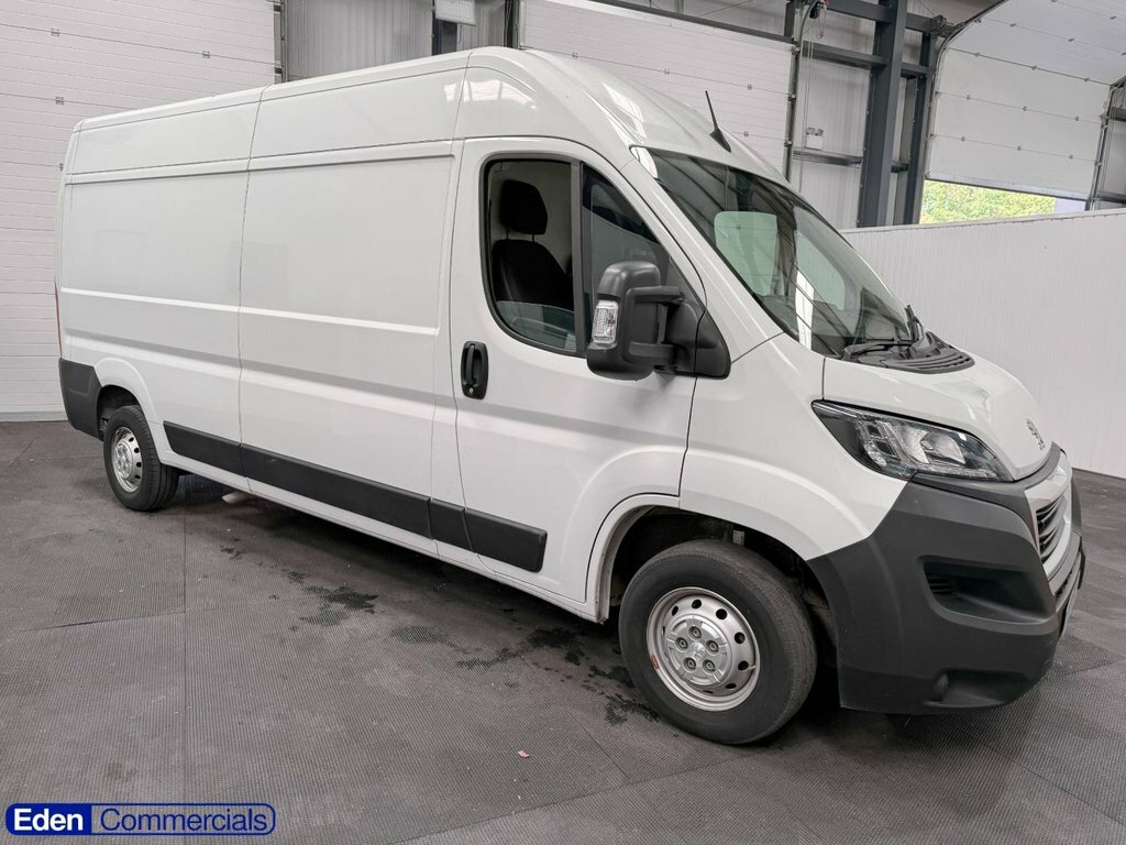 Peugeot Boxer 2.2L Professional Premium White