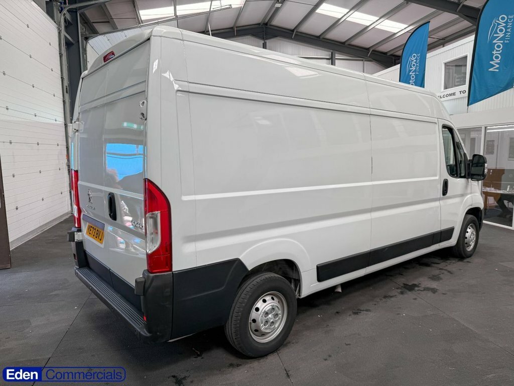 Peugeot Boxer 2.2L Professional Premium White #5