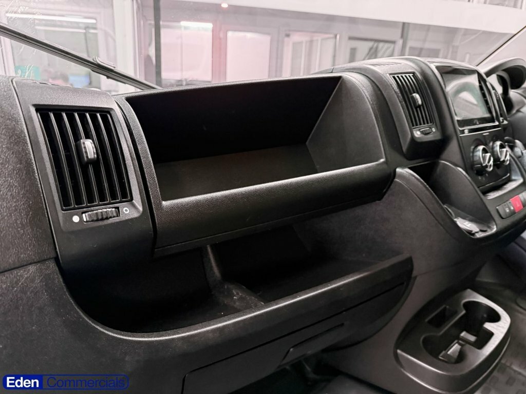 Vauxhall Movano 2L Prime DT24XFM White #4