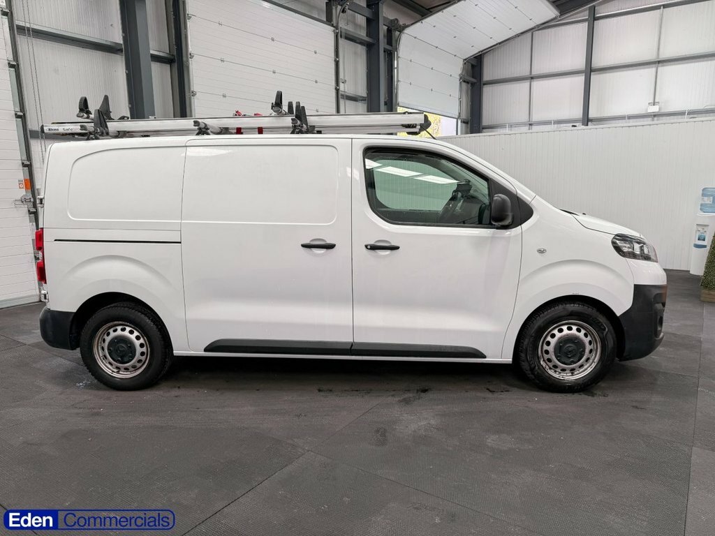 Vauxhall Vivaro 1.5L Edition MF20HGL White #2