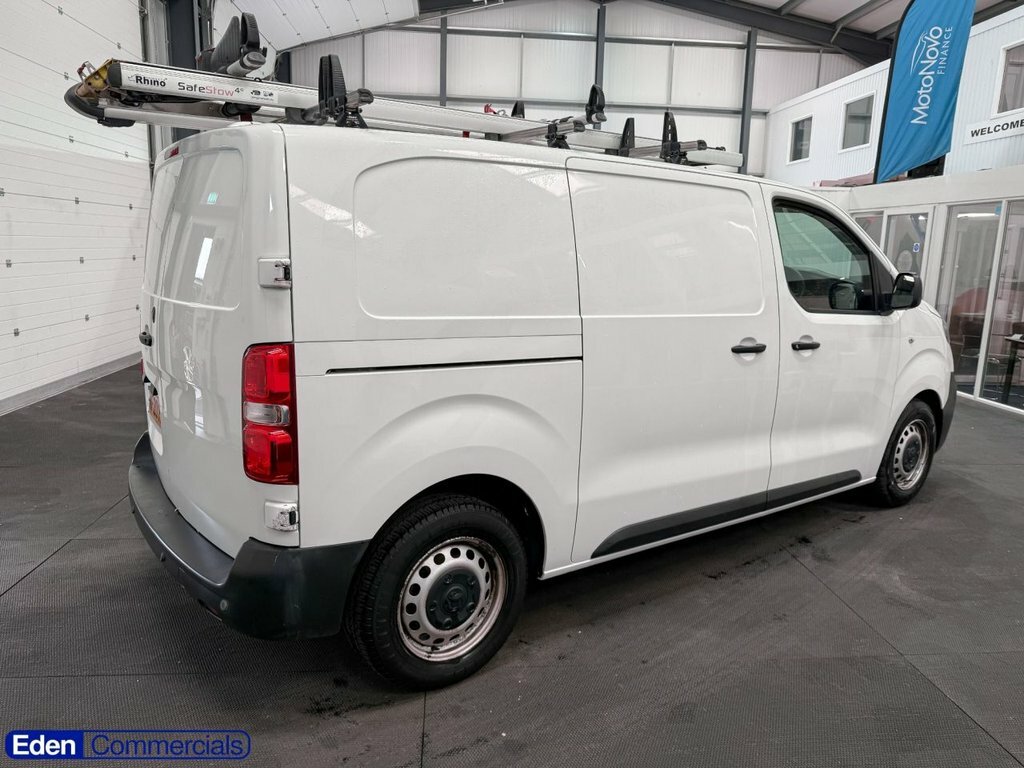 Vauxhall Vivaro 1.5L Edition MF20HGL White #5