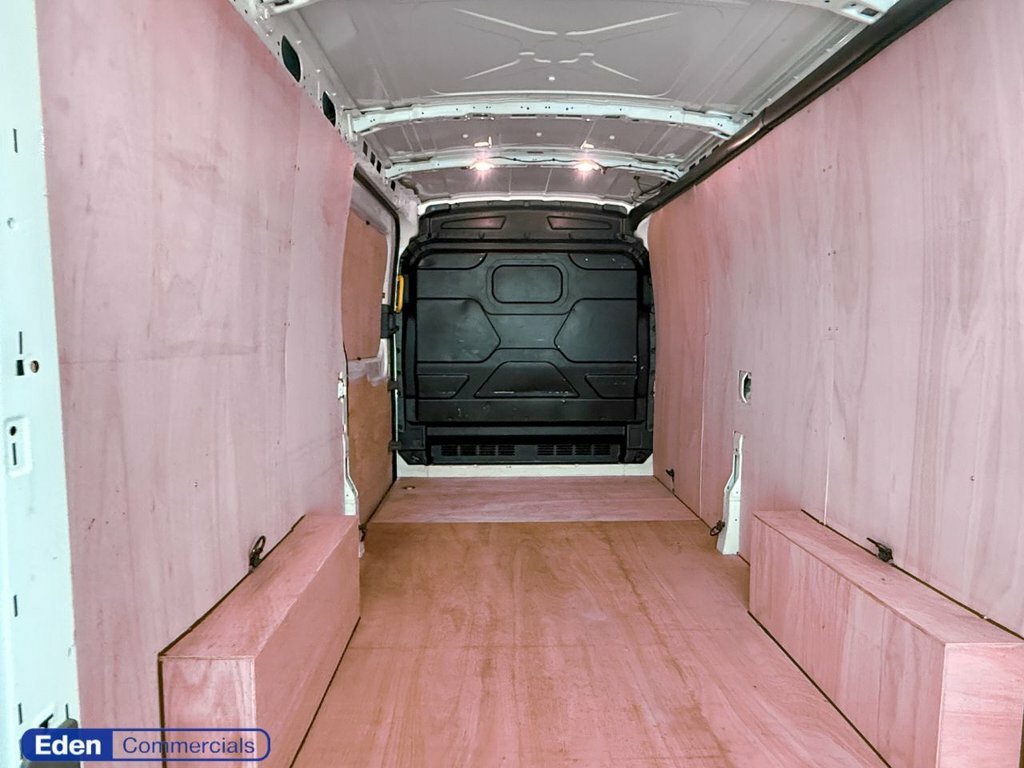 Ford Transit Custom 2L Leader HG22YWD White #4