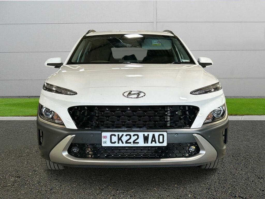 Hyundai Kona Premium White #2
