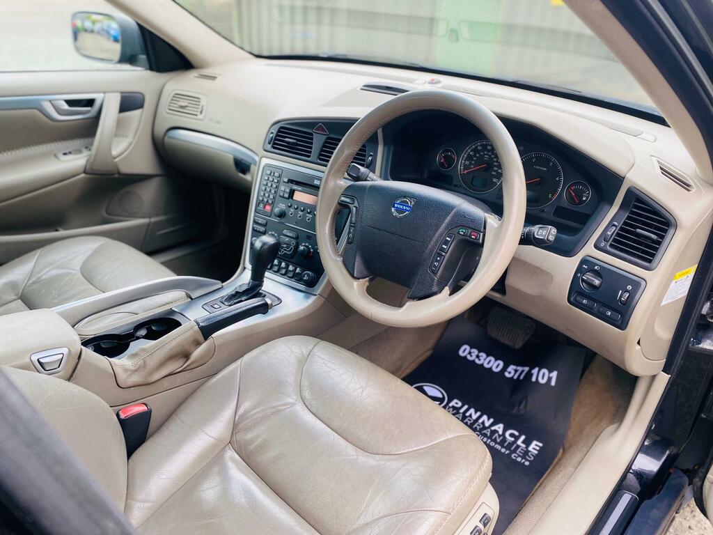 Volvo XC70 Estate Green #12