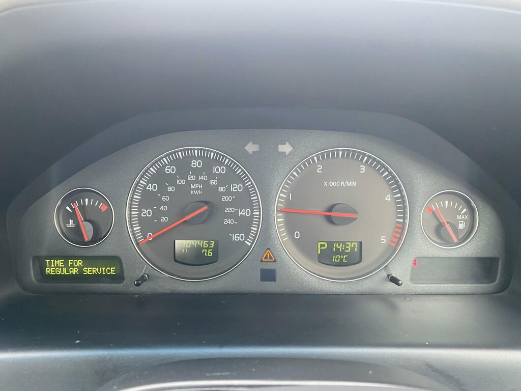 Volvo XC70 Estate Green #25