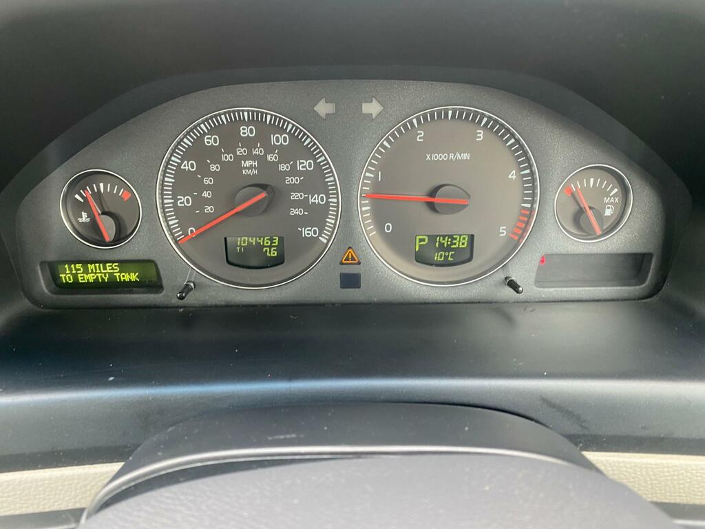 Volvo XC70 Estate Green #26