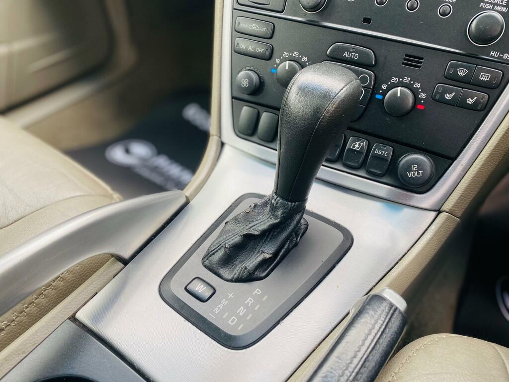 Volvo XC70 Estate Green #22