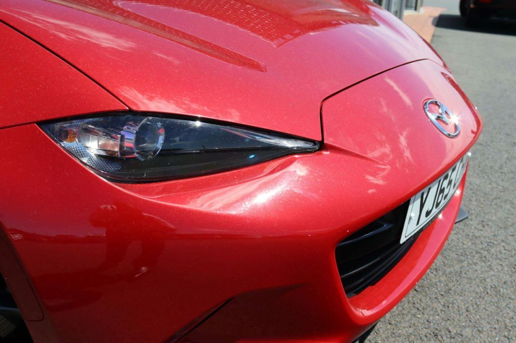 Mazda MX-5 2.0 Sav-g 160Ps Sport Nav YJ65CHW Red #2