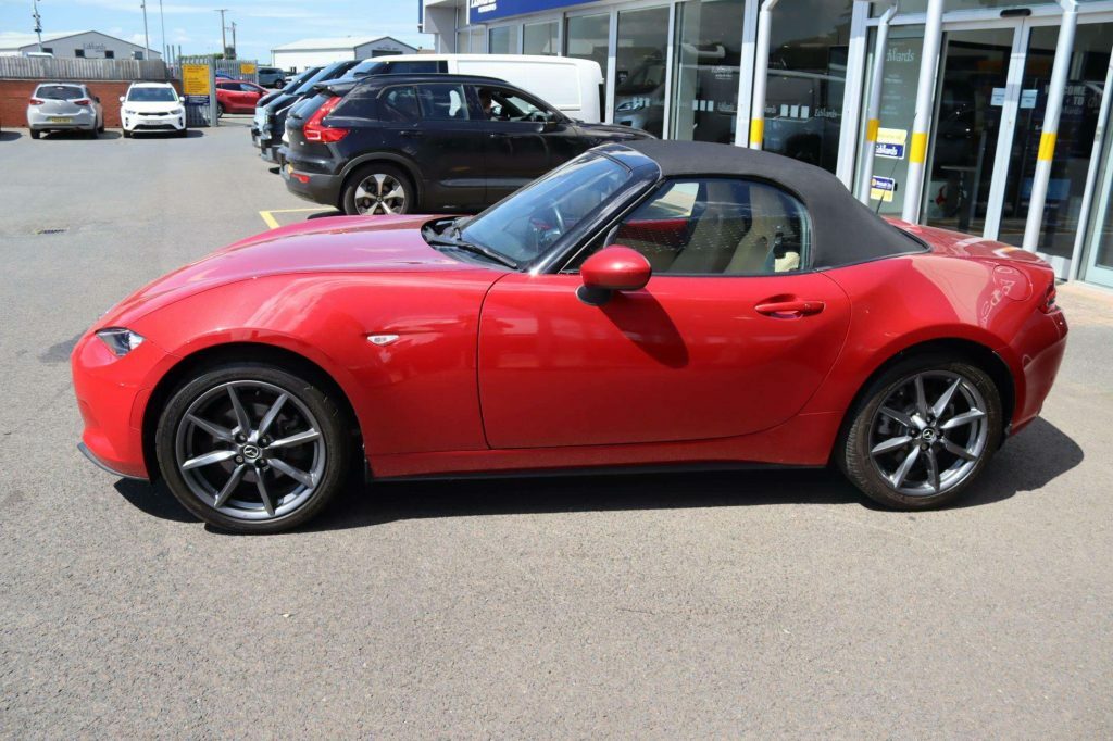 Mazda MX-5 2.0 Sav-g 160Ps Sport Nav YJ65CHW Red #6